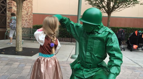 Magical Meet Monday - Meet The Green Army Men at Disney